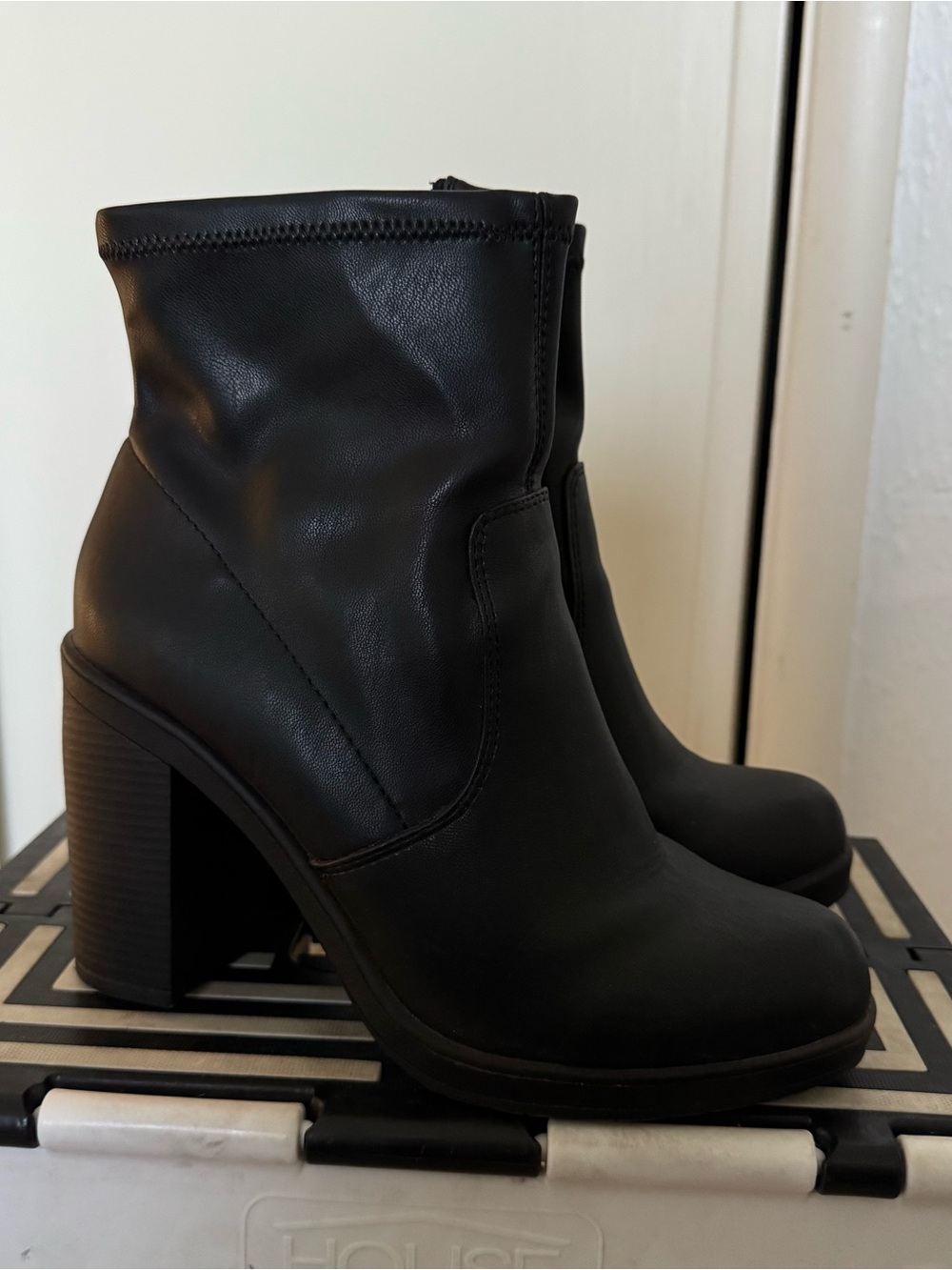 Zigi Soho Black Chunky Heel Ankle Boots